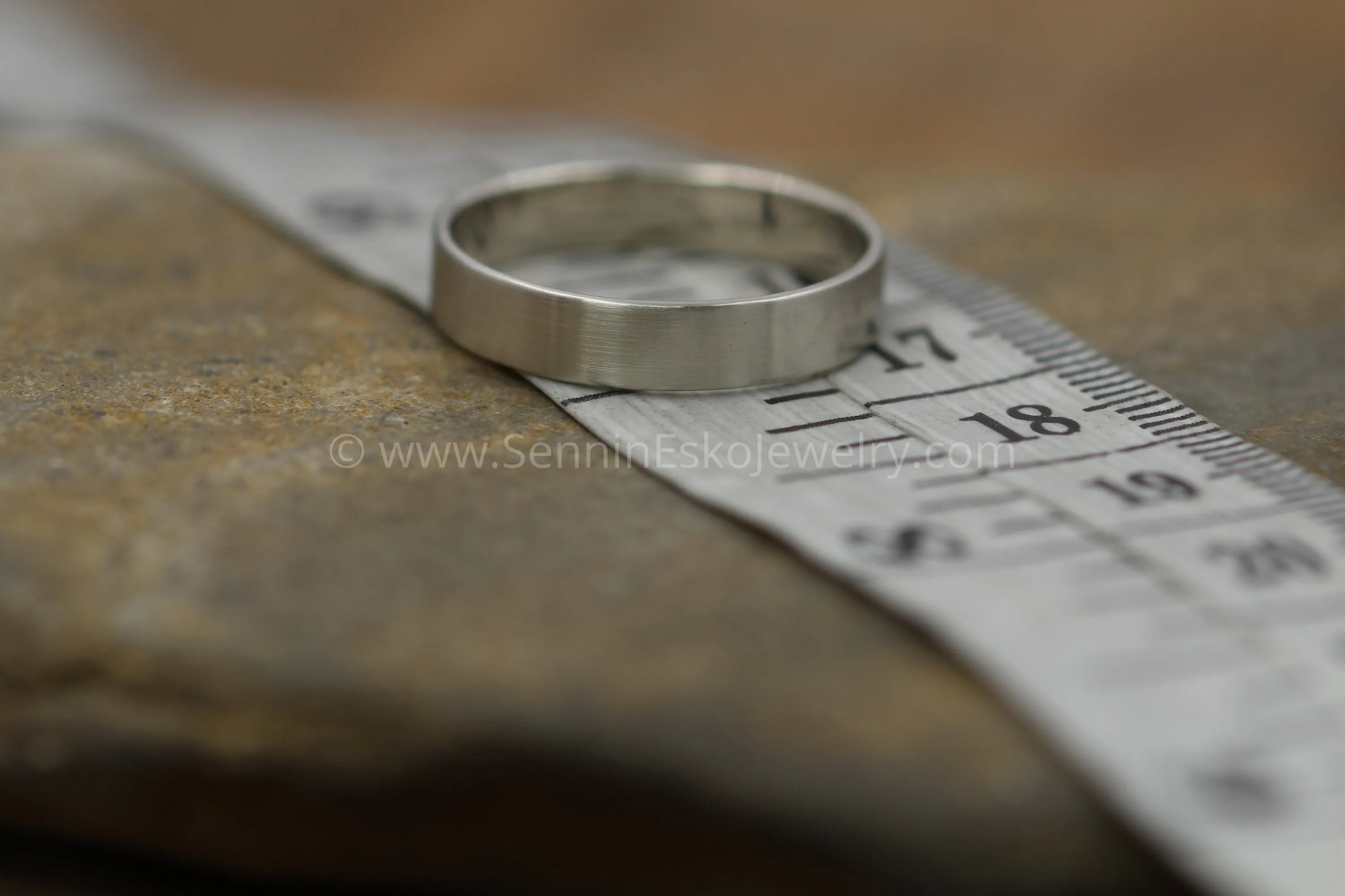 18kt White Gold 4x1mm Flat Band - Matte Finish