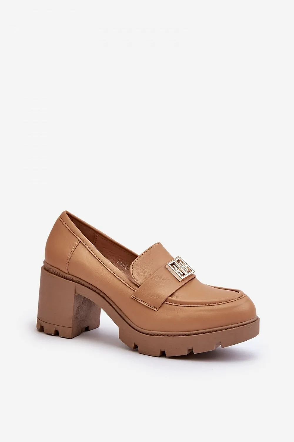Heeled low shoes