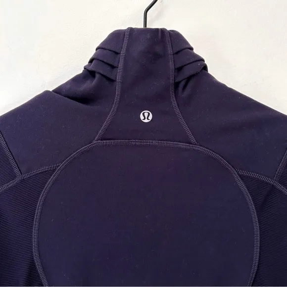 Lululemon Bhakti Yoga Zip Up Jacket in Black Grape Purple Violet size 8