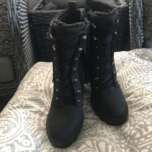 New Dolce Vita Dixy Faux Shearling Trim Heel Platform Boots