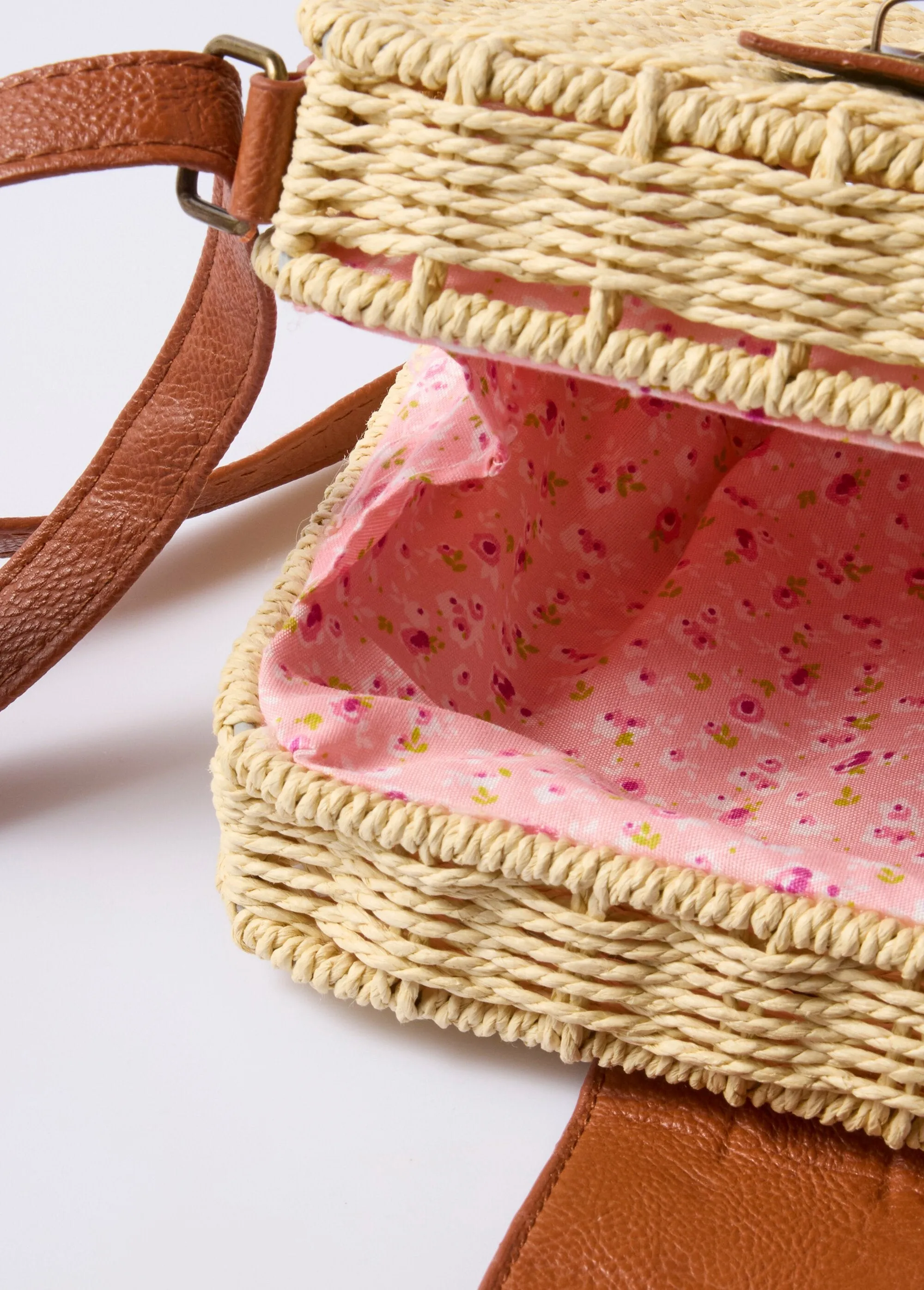 Rigid straw bag with shoulder strap